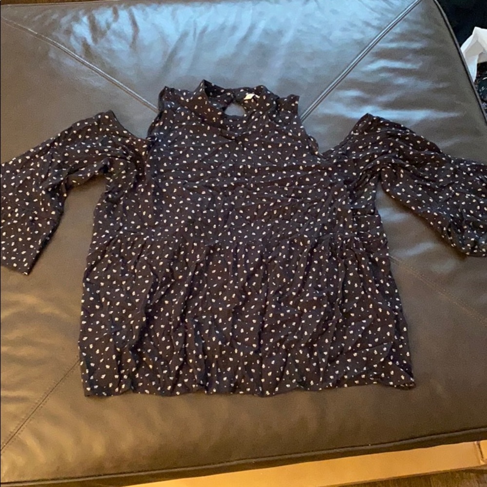 American Eagle shoulder hole blouse